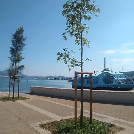Apartment Les Sablettes, Atypique Les Pieds Presque Dans L'eau *